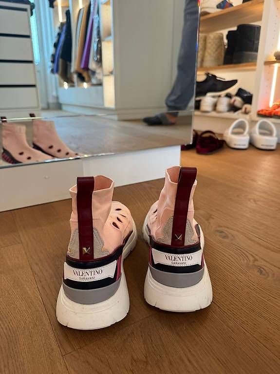 Chaussures femmes: Valentino Sneaker rosa – D'occasion à Luzern par per_mxf5