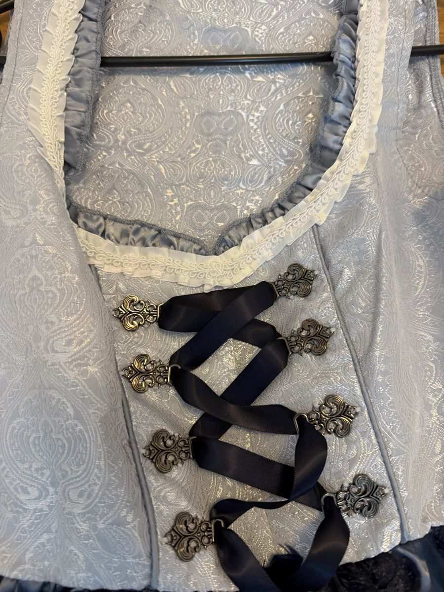 Costumi: Dirndl Grösse 34 – Nuovo (secondo la descrizione) da Aarau venduto da Daniella97 1