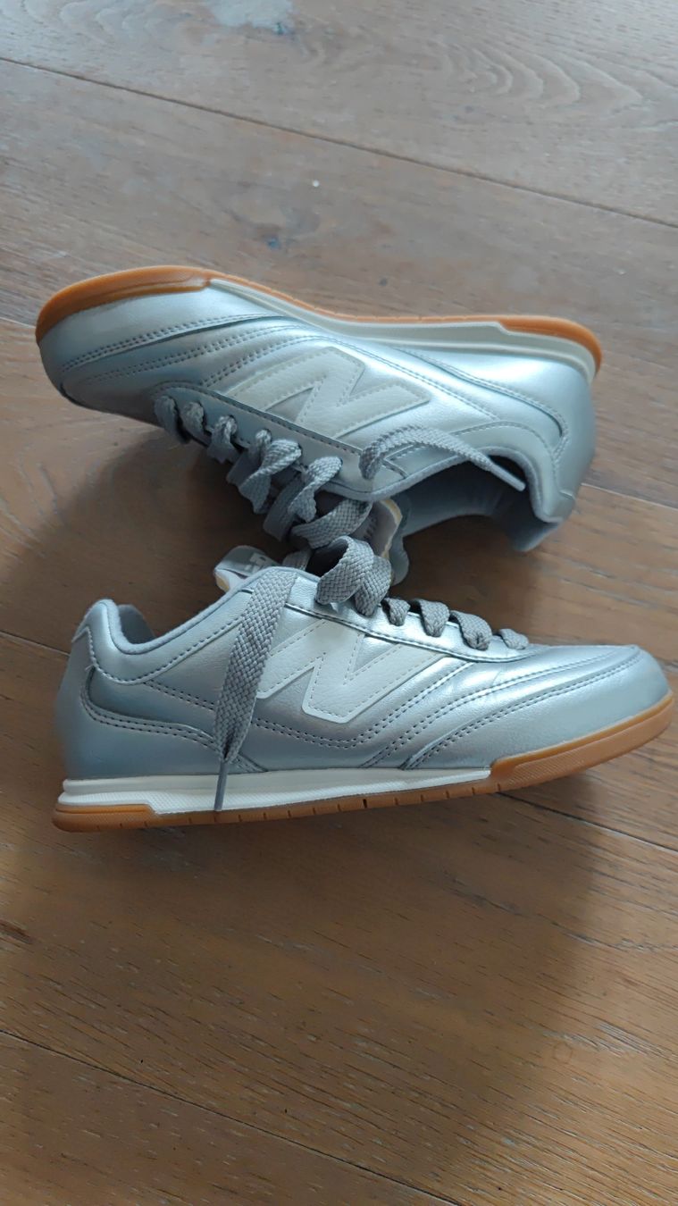 New Balance Damenschuhe: New Balance RC 42  39, 5 – Gebraucht aus Rotkreuz von familyvalues