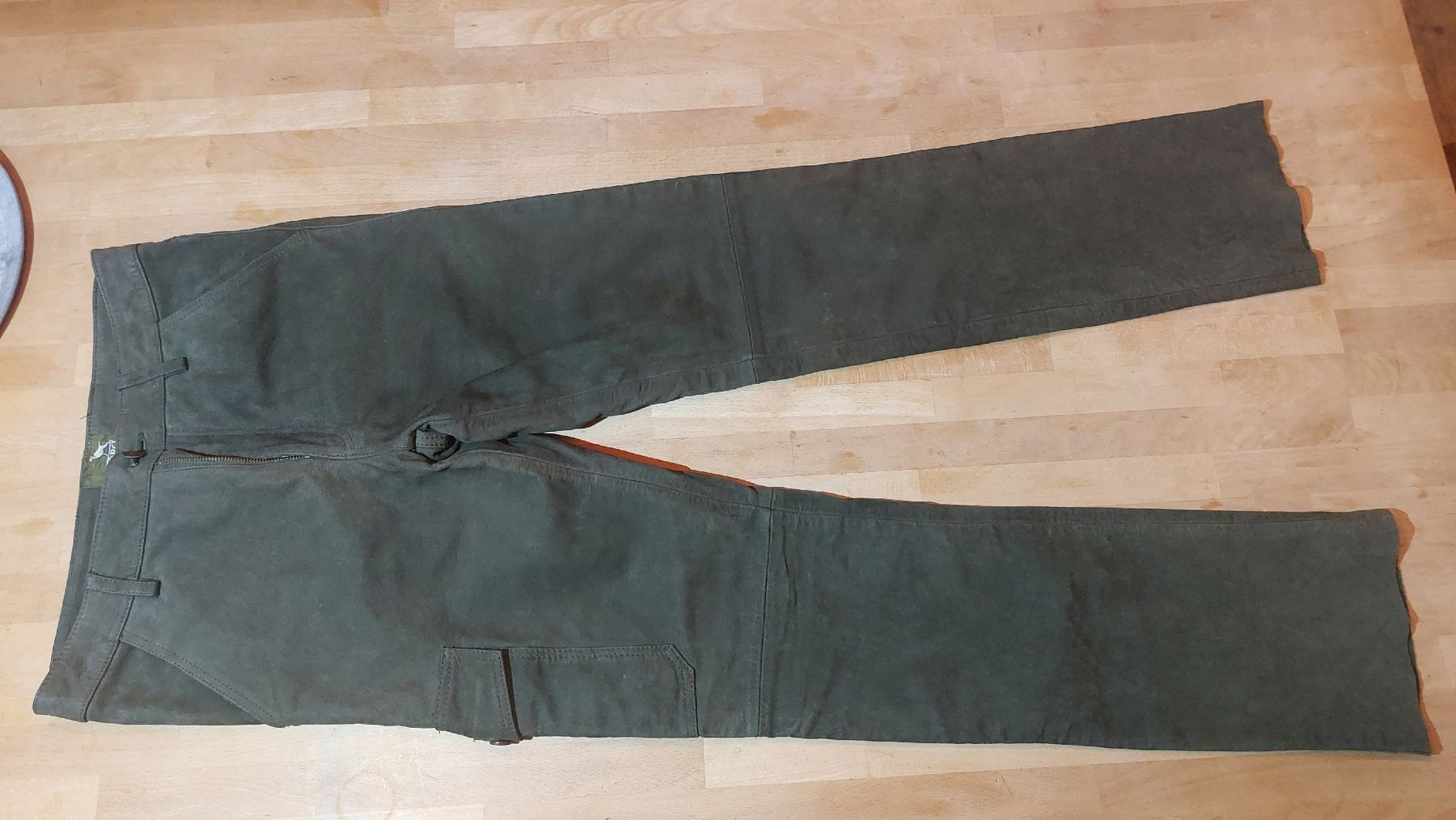 Pantaloni: Herren Lederhose Gr. 48 – Nuovo (secondo la descrizione) da Wilderswil venduto da irenevA