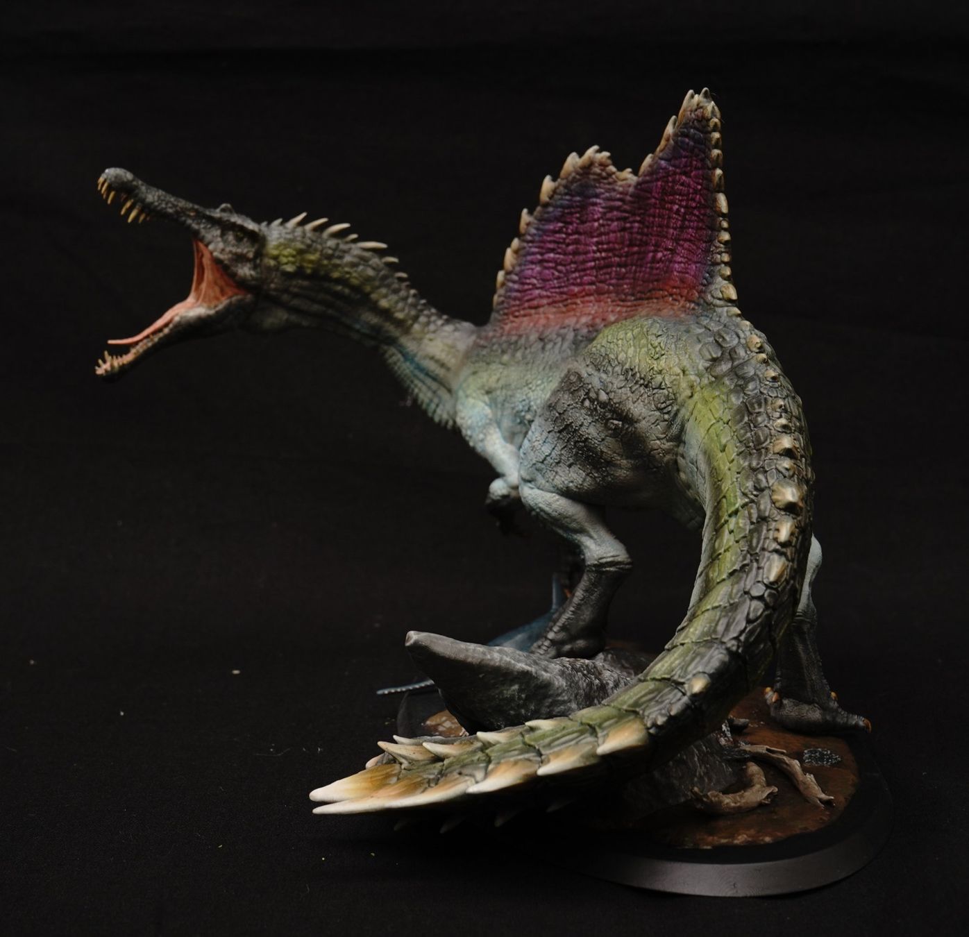 Statuette: Fantasy Spinosaurus  Dinosauria – Usato da Selzach venduto da Ataraxus 7