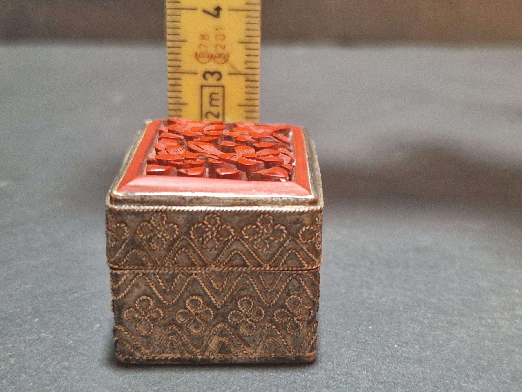 Dosen: Antike chinesische Miniatur-Dose – Gebraucht aus Winterthur von Sadega 5