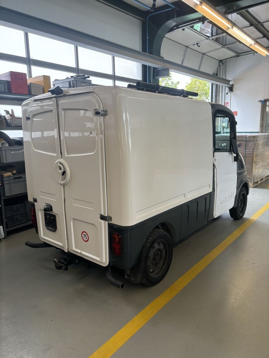 Mega Véhicules utilitaires: Mega Multitruck 600 / Defekt  – Défectueux à Ostermundigen par Mcone 1