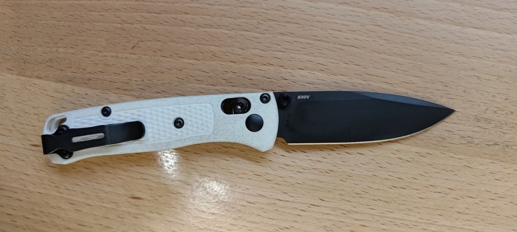 Benchmade Taschenmesser: Benchmade Mini Bugout weiss – Gebraucht aus Gerzensee von cobo02 1