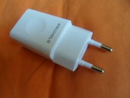 Ladegerät USB 110...240V zu 5V 1A (5W)  Tekmee weiss