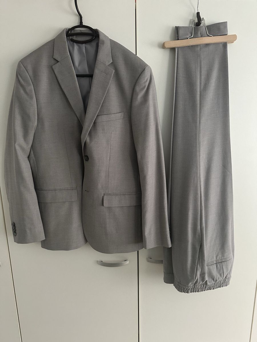 H&M Anzüge, Sport- & Funktionsanzüge: Herrenanzug, Grösse 46, hellgrau – Gebraucht aus Buttikon SZ von jen_mqb8