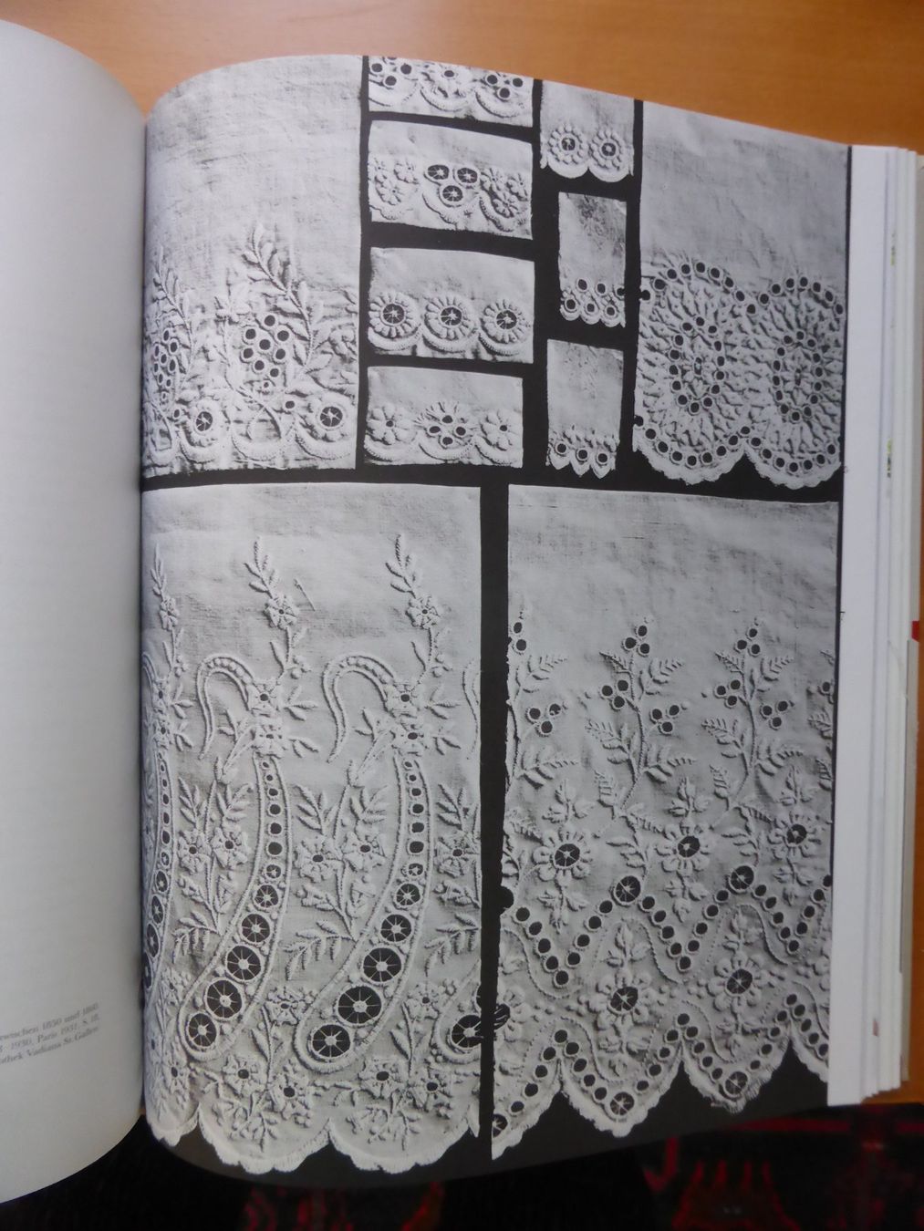 Libri: Textil-Industrie - Secrets - Einblicke ins Reich der Dessous – Nuovo (secondo la descrizione) da Brunnadern venduto da lesezirkel 6