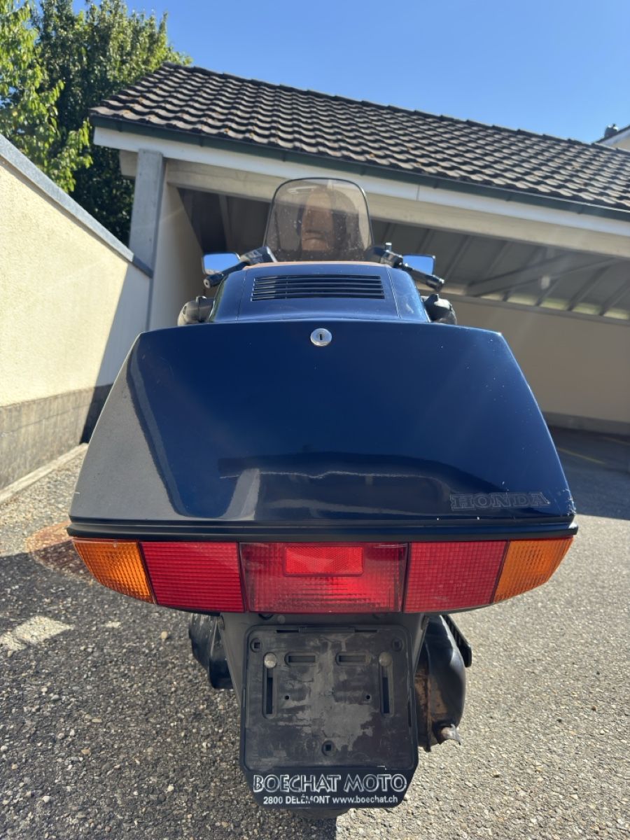 Honda Scooter: Honda Helix CN250 (Sofaroller) – Usato da Rickenbach SO venduto da YvonneA02 3