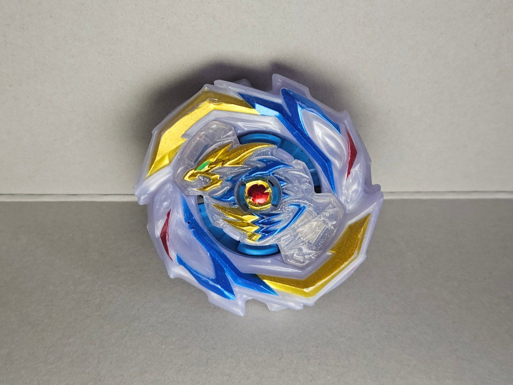 Tomy Jouets: Beyblade Hasbro Imperial Dragon – D'occasion à Andermatt par NinjaTurtle