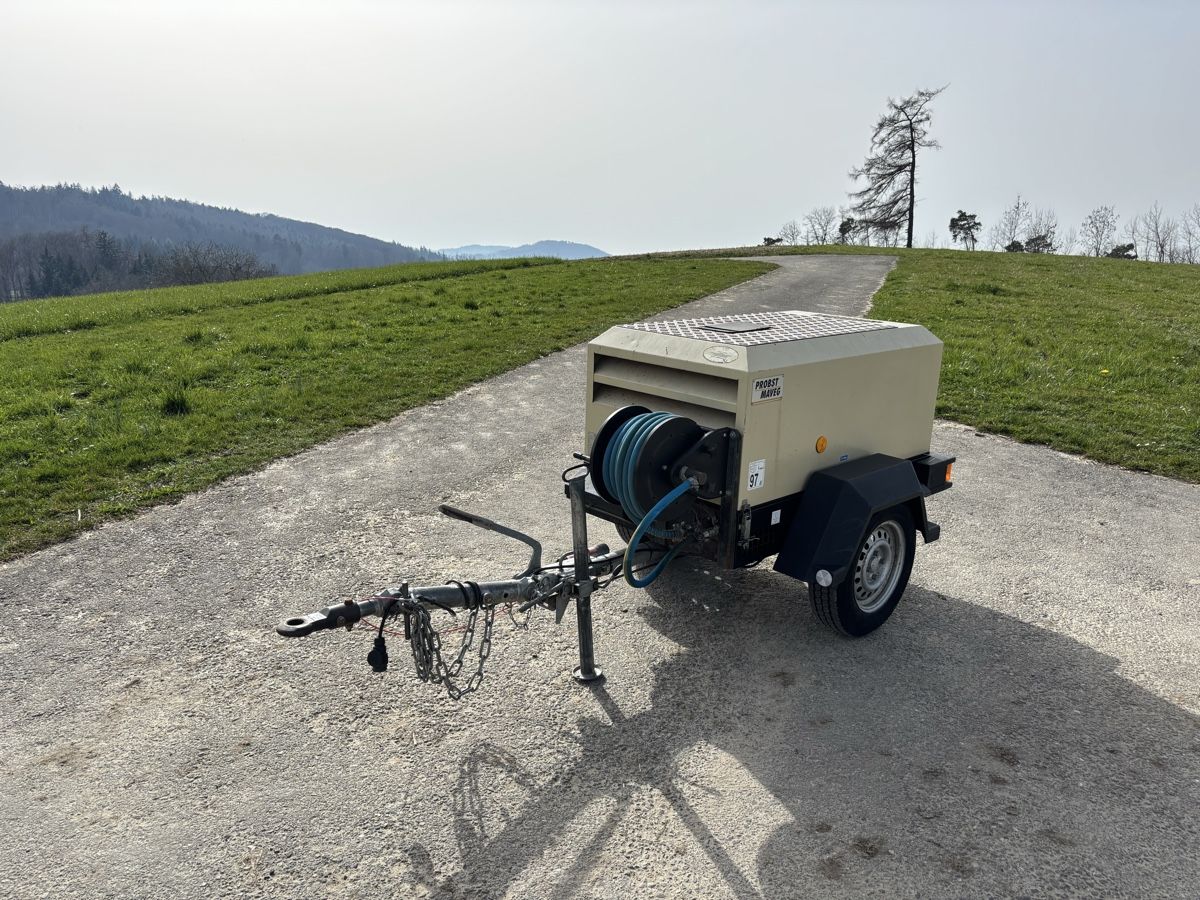 Compressori: Baukompressor 2000 l/min – Usato da Courgevaux venduto da Querly 2