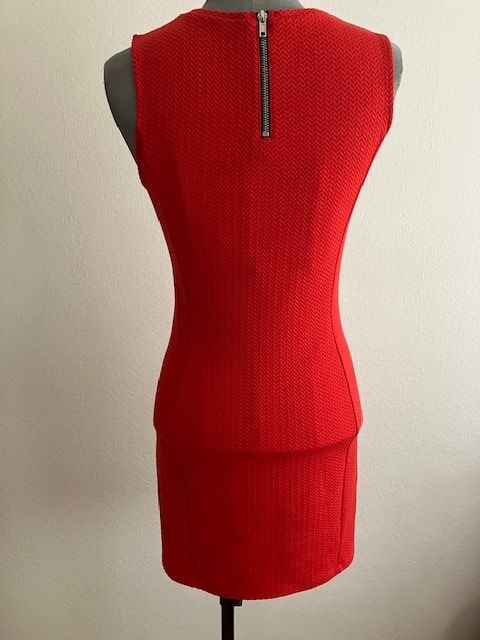 Vestiti: Robe rouge élégante, taille S – Usato da Marin-Epagnier venduto da rchouchouu 1