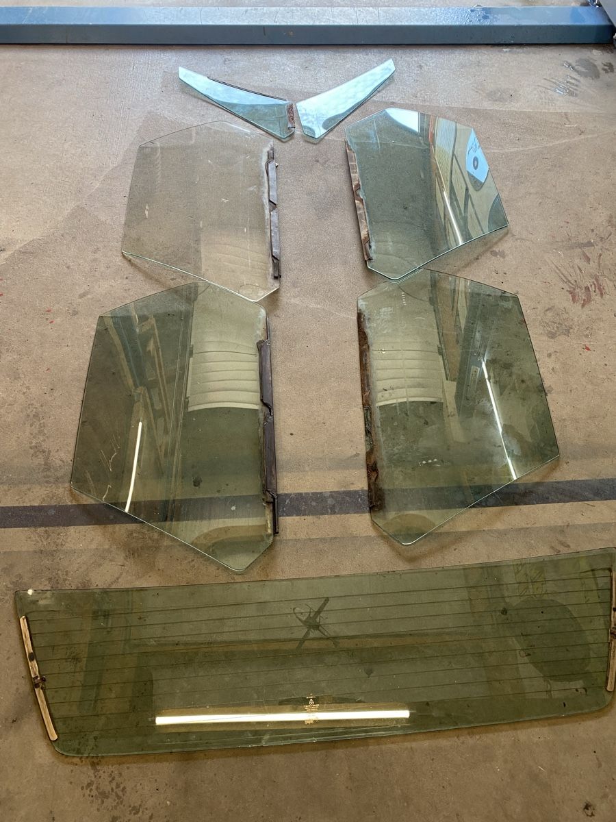 Fiat Tutti pezzi di ricambio auto: Fiat x19 Scheibe  Eck und Türscheibe – Usato da Uznach venduto da Bergomi161 1
