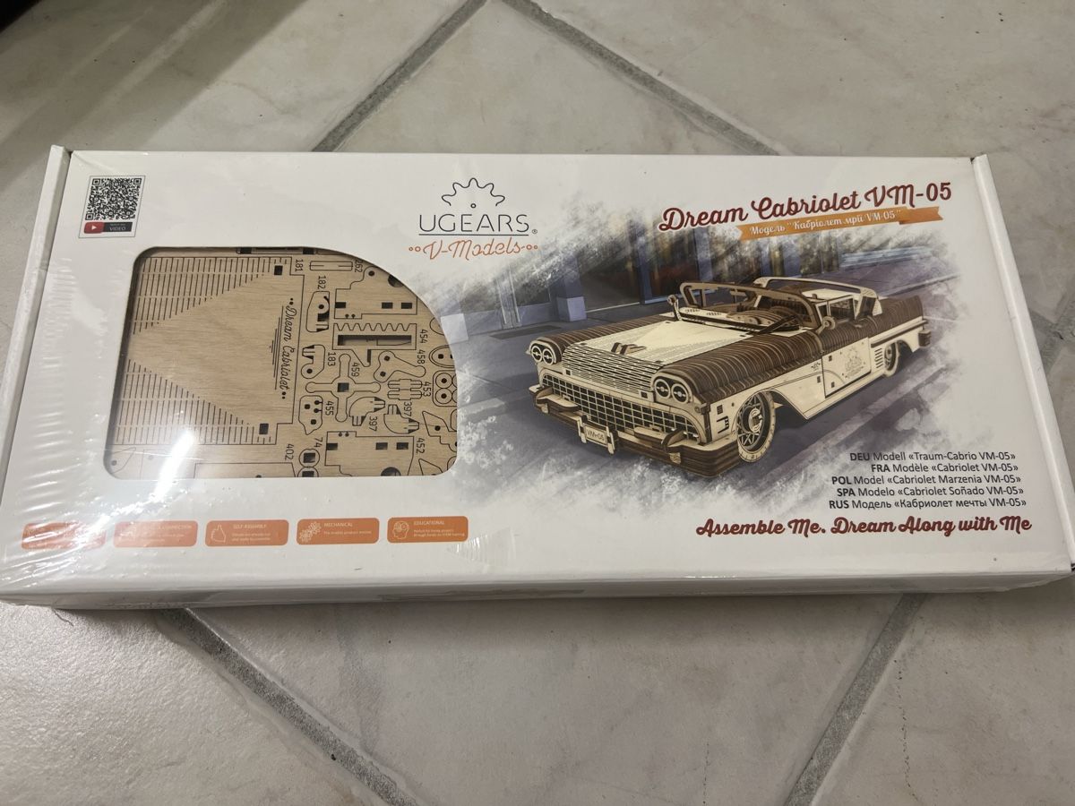 Kits de montage: Holzbausatz für ein Auto – Neuf avec emballage d'origine à Steffisburg par gfell2