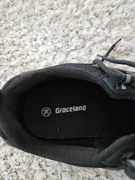 Chaussures femmes: Sneaker Grösse 38 – D'occasion à Rümlang par surfer07 1