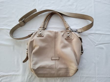 Handtasche Liebeskind, mit Pflegeset