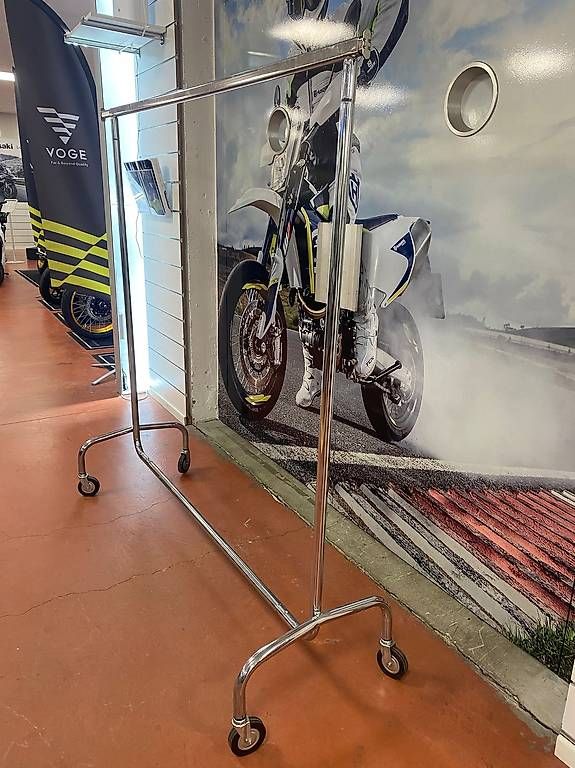 Kleiderbügel: STENDER RELLA APPENDIABITI ESTENDIBILE – Gebraucht aus Manno von MOTOMIXMANNO 1
