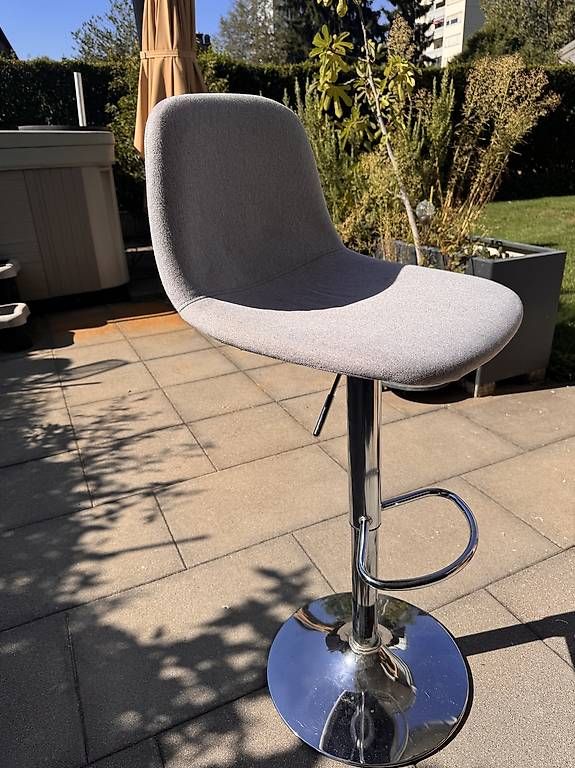 Chaises hautes: Barstühle wie neu  – D'occasion à Hünenberg See par luc_lxp9