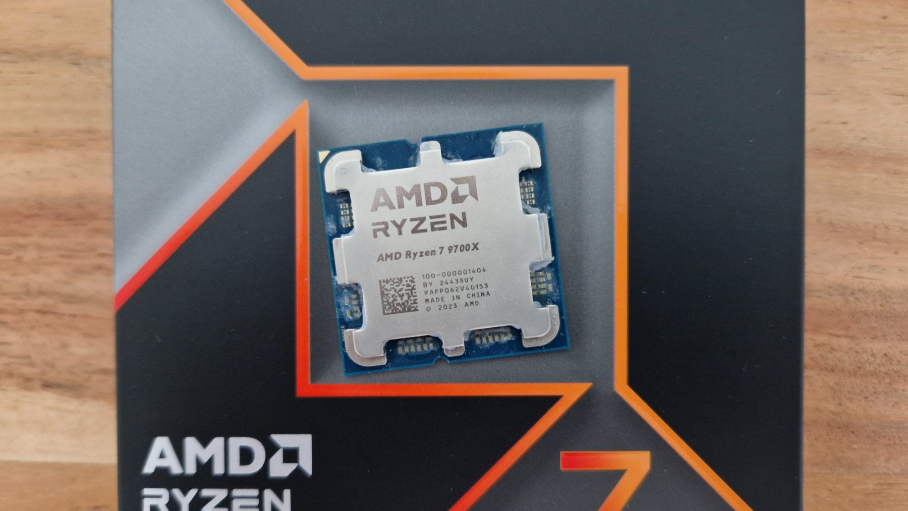 Amd Composants électroniques: AMD Ryzen 7 9700X CPU – D'occasion à Landquart par Bummel