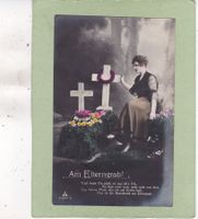 Kitsch Blumen Kreuz Frau Am Elterngrab