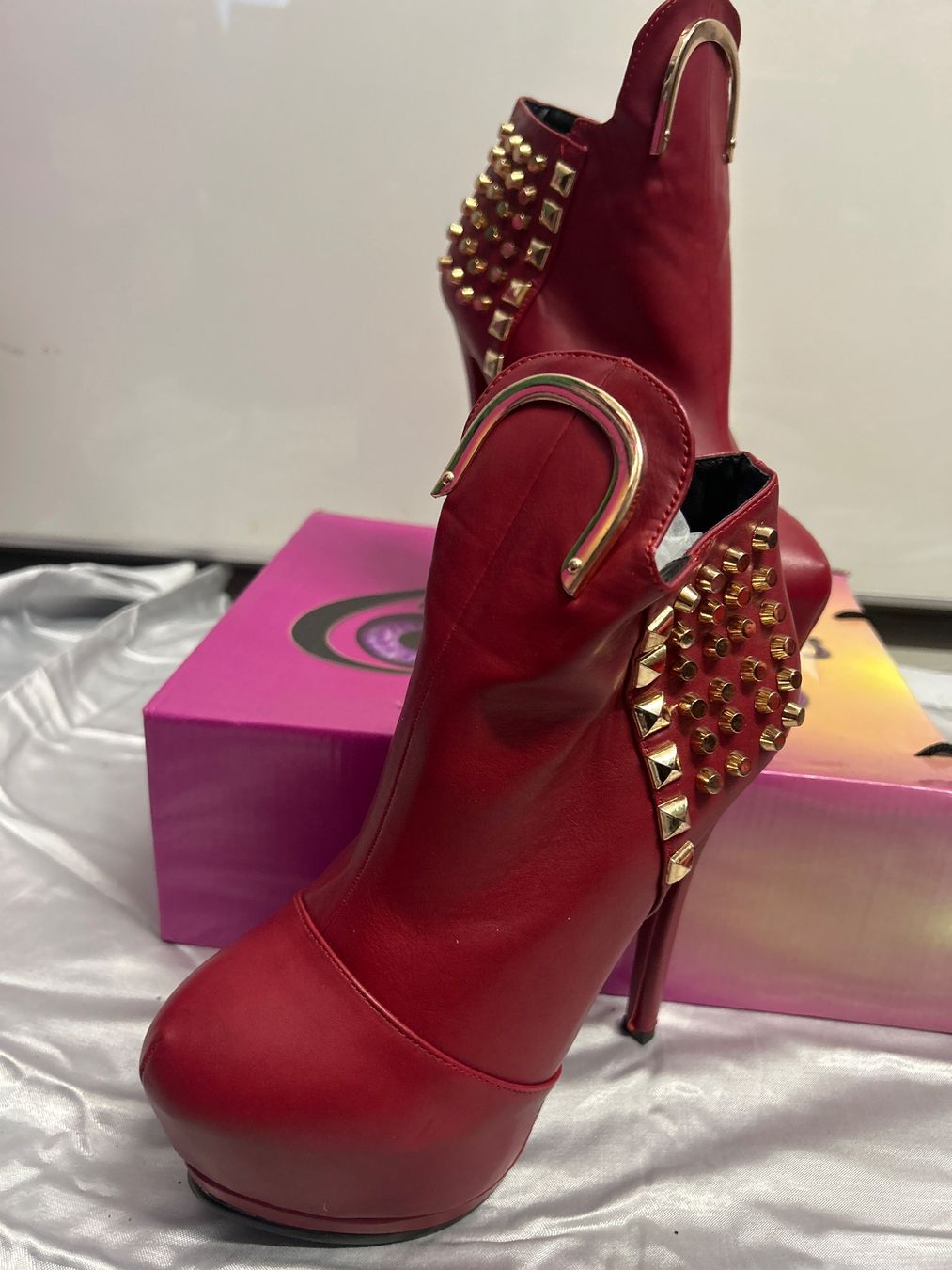 Scarpe da donna: Plateau Stiefelette Gr 37 Neu Gratis Versand – Nuovo e nell'imballaggio originale da Regensdorf venduto da Spyke55
