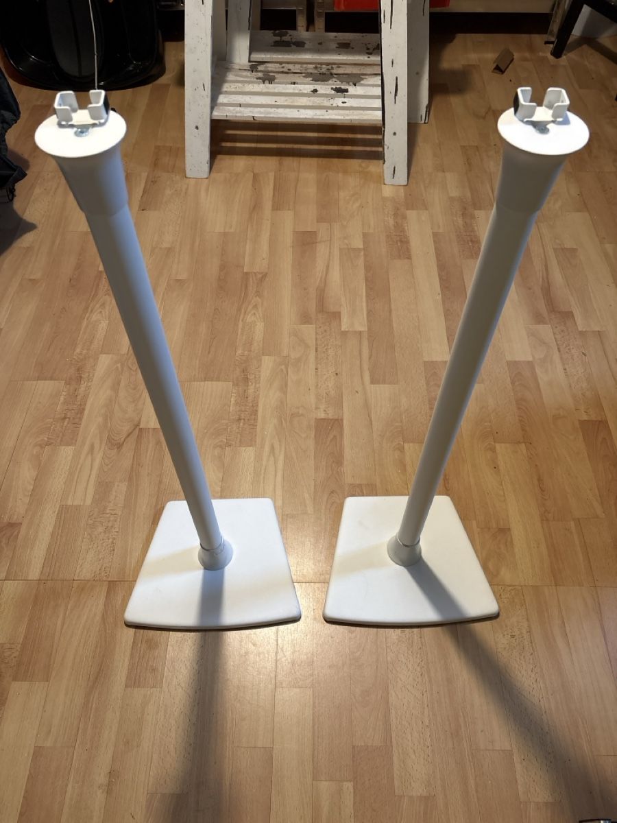 Supporti a parete: Sonos One Gen 2 Lautsprecherständer weiss, – Usato da Winterthur venduto da St.Stauffer