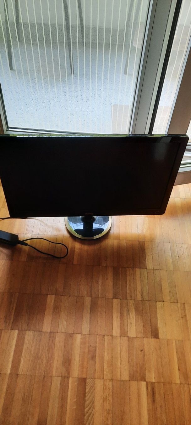 BenQ Monitor: Ecran 24" 1080p VA semi-brillante – Usato da Lausanne venduto da DubiLetto 1