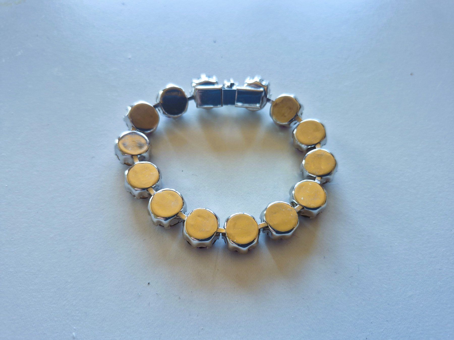 Bracciali & Braccialetti: Armband mit violetten Steinen – Usato da St. Gallen venduto da Amelie_73 1