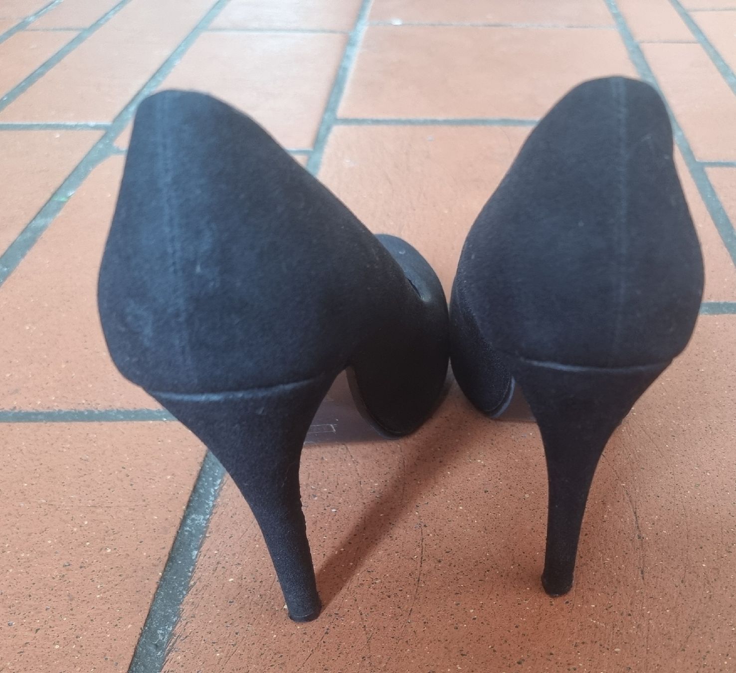 Damenschuhe: Pumps schwarz Sergio Todzi Grösse 39 Wildlederoptik – Gebraucht aus Rifferswil von sandra0010 4
