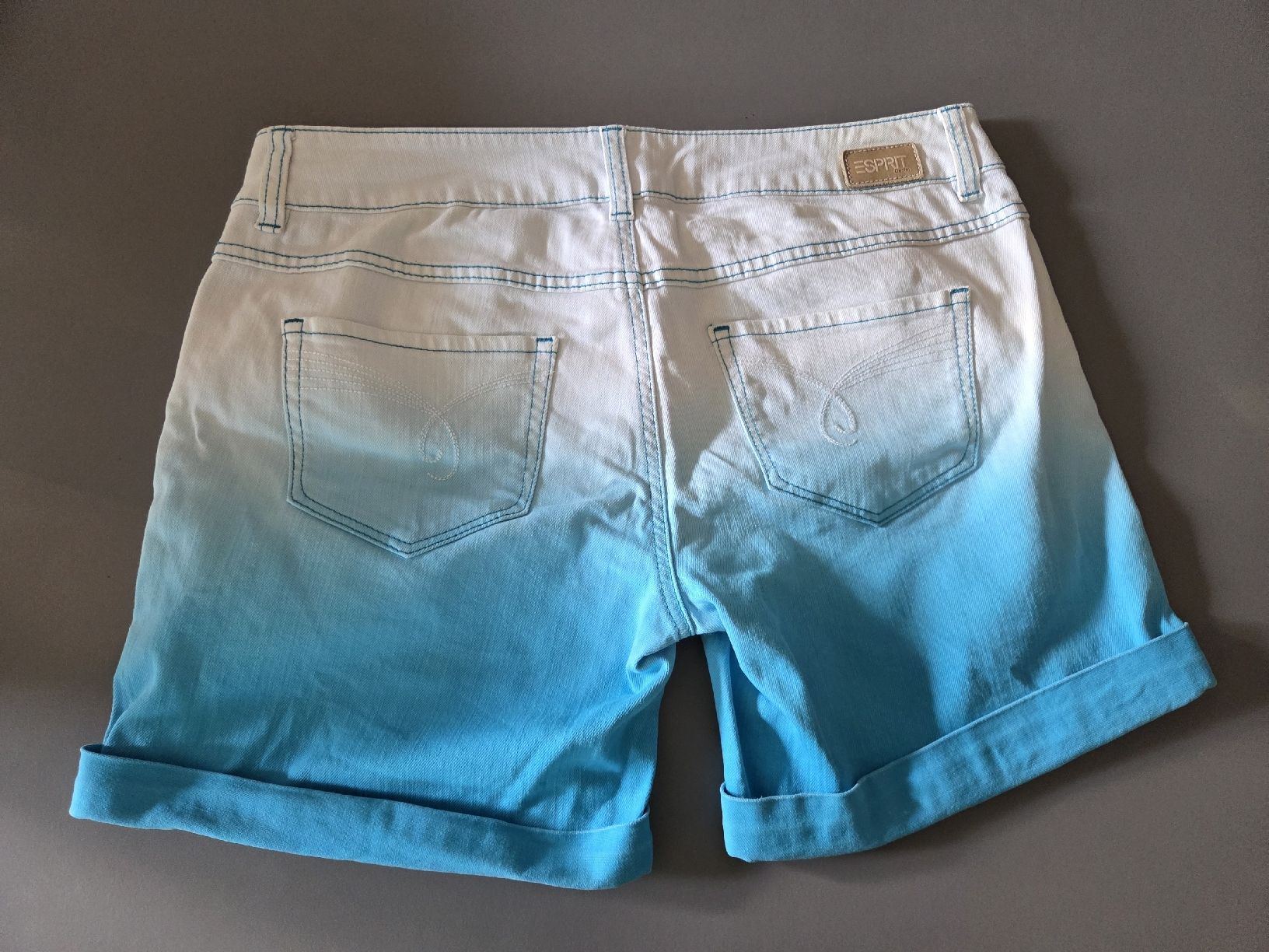 Esprit Pantaloni: Esprit Denim Damen Shorts Grösse 40 – Usato da Hünenberg See venduto da Atsemet 2