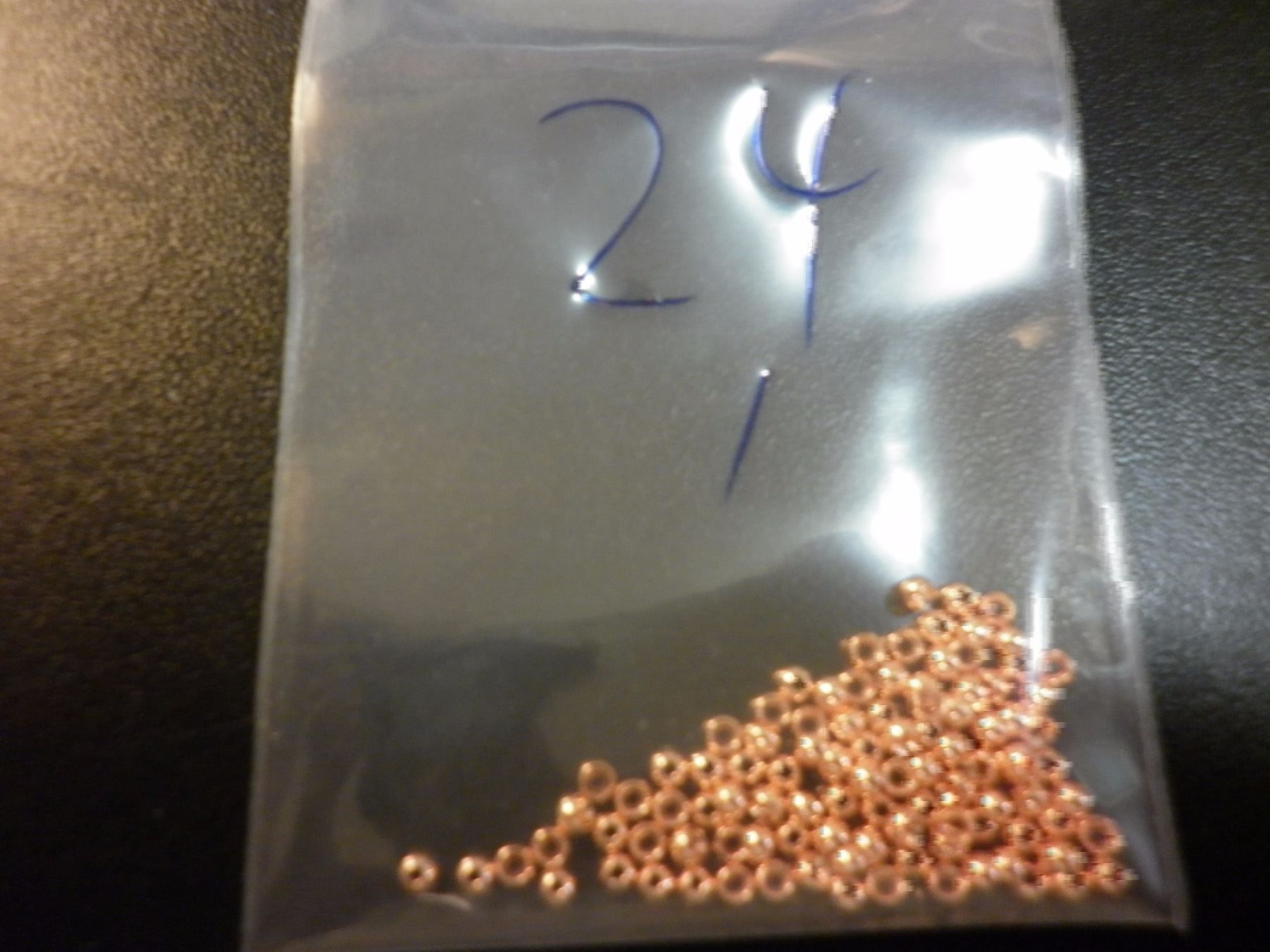 Perlen (unechte): 100 perles tungstène cuivre 2,40 mm – Neu (gemäss Beschreibung) aus Fribourg von versus702