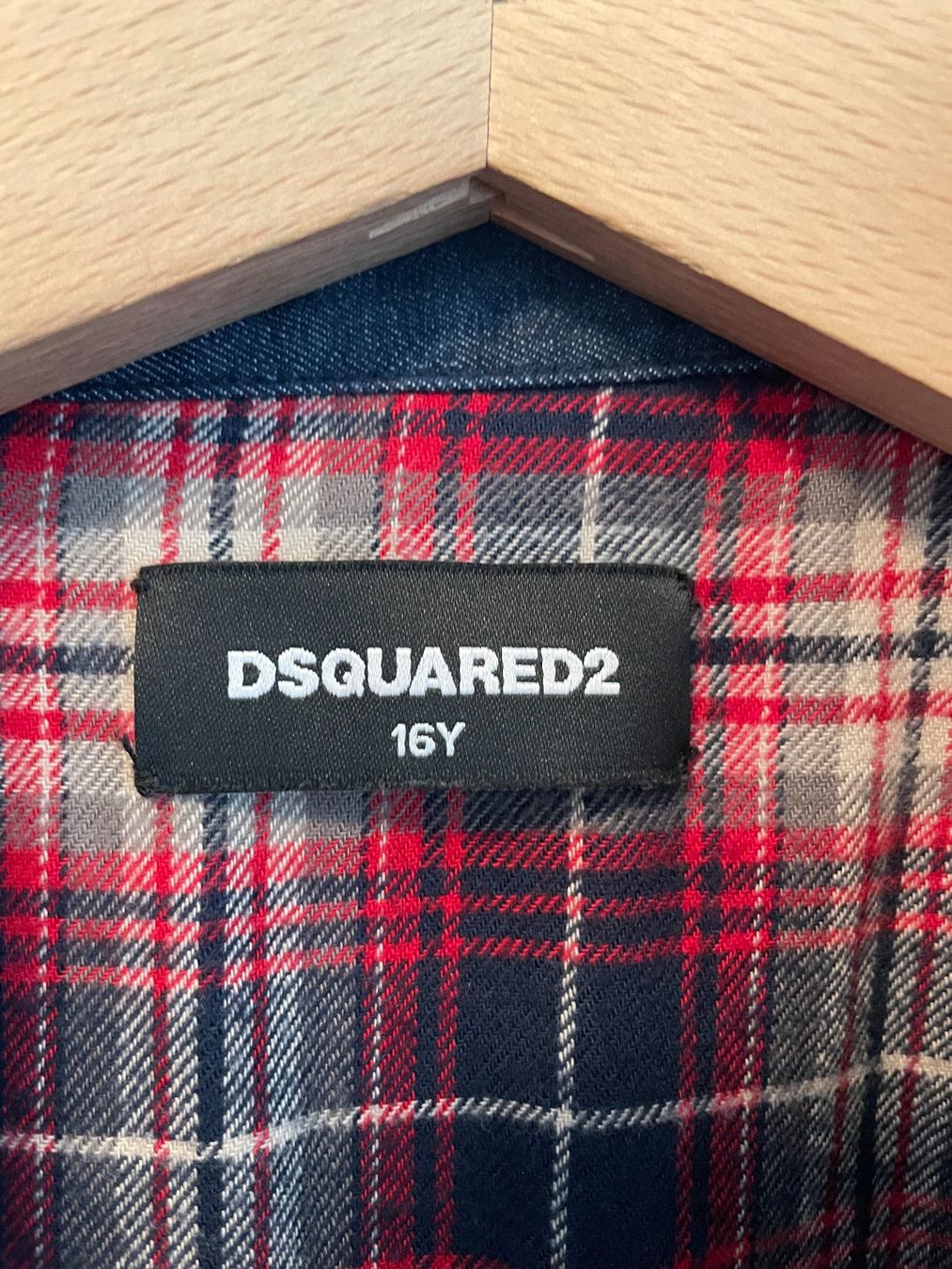 Dsquared2 Camicie, T-shirt & Polo: 100% original DSQUARED2 for 16Y – Usato da Zug venduto da dim_np7l 2