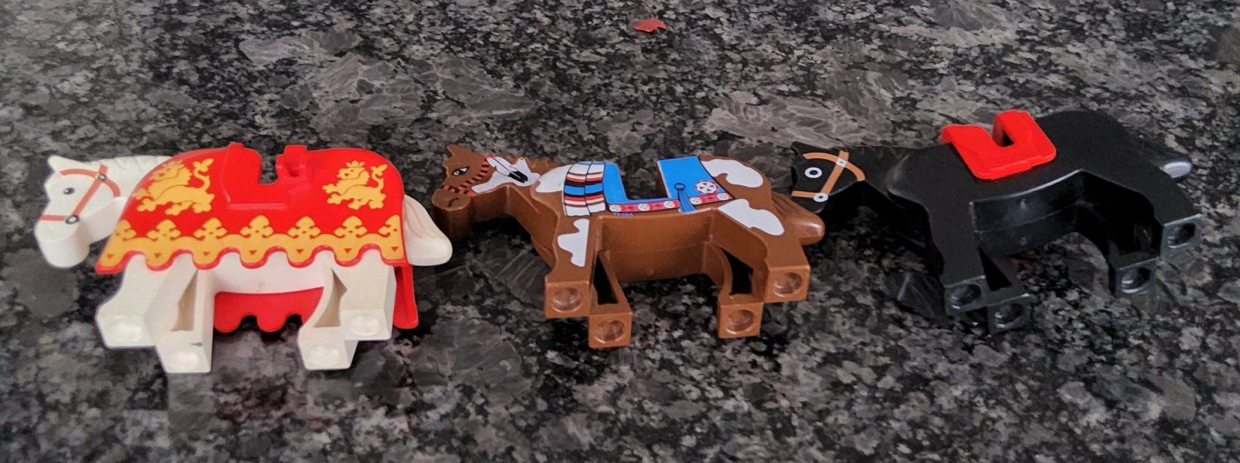 Lego Figuren: 3 Lego Pferde Vintage – Gebraucht aus Diegten von ayla2009 3