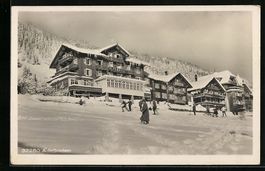 Adelboden, Hotel Alpenrose mit Skifahrer