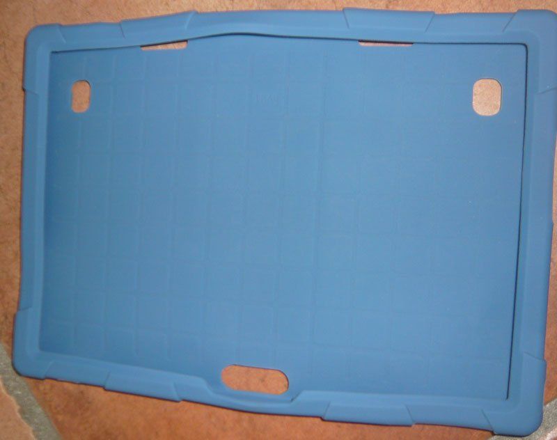 Altri accessori: IPad Etui / Cover 24 x 17 cm – Usato da Ruggell venduto da Btt