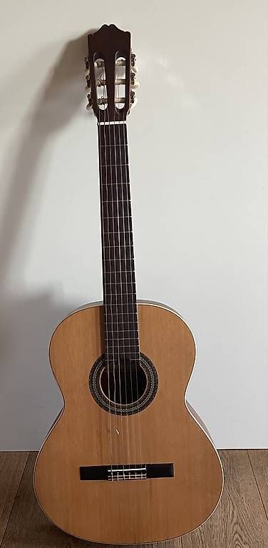 Strumenti musicali: Cuenca Spanische Guitar. CU 10 – Usato da Jonen venduto da Jamber01
