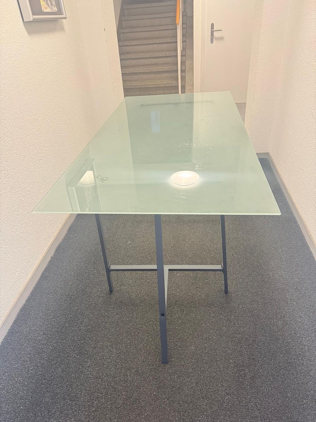 Tavoli: Glasplatte mit 2 Metallböcken – Usato da Schaffhausen venduto da leo_wvv6 1