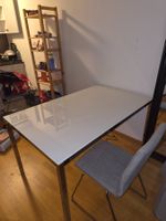 Tisch inkl. 4 Stühlen