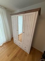 Schrank als HomeOffice Büro - ausklappbarer Arbeitsplatz