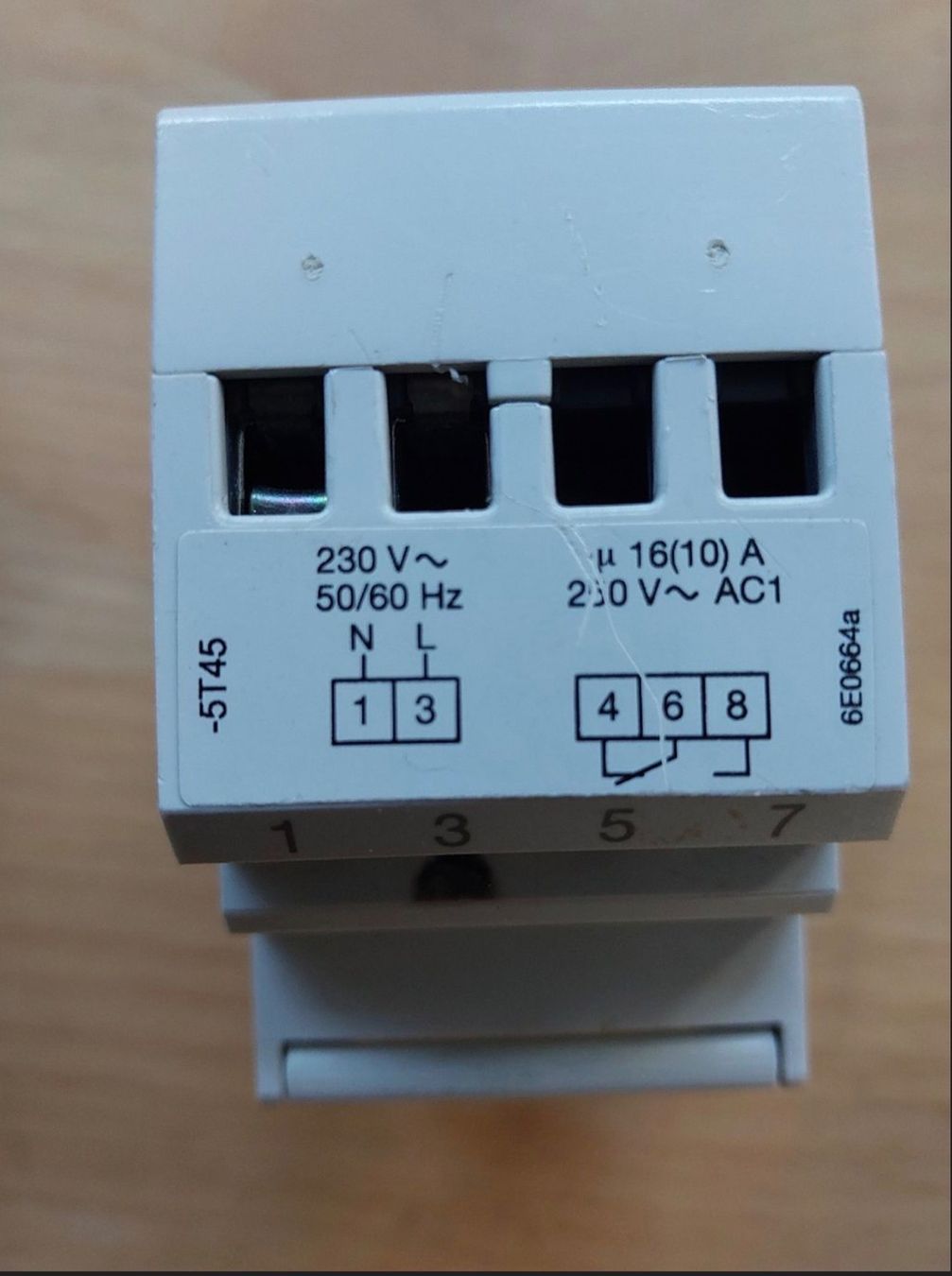 Hager Interruttori: Hager timer 230v, 16ah – Usato da Morbio Inferiore venduto da udry65 2