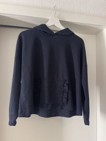 Blauer Pullover