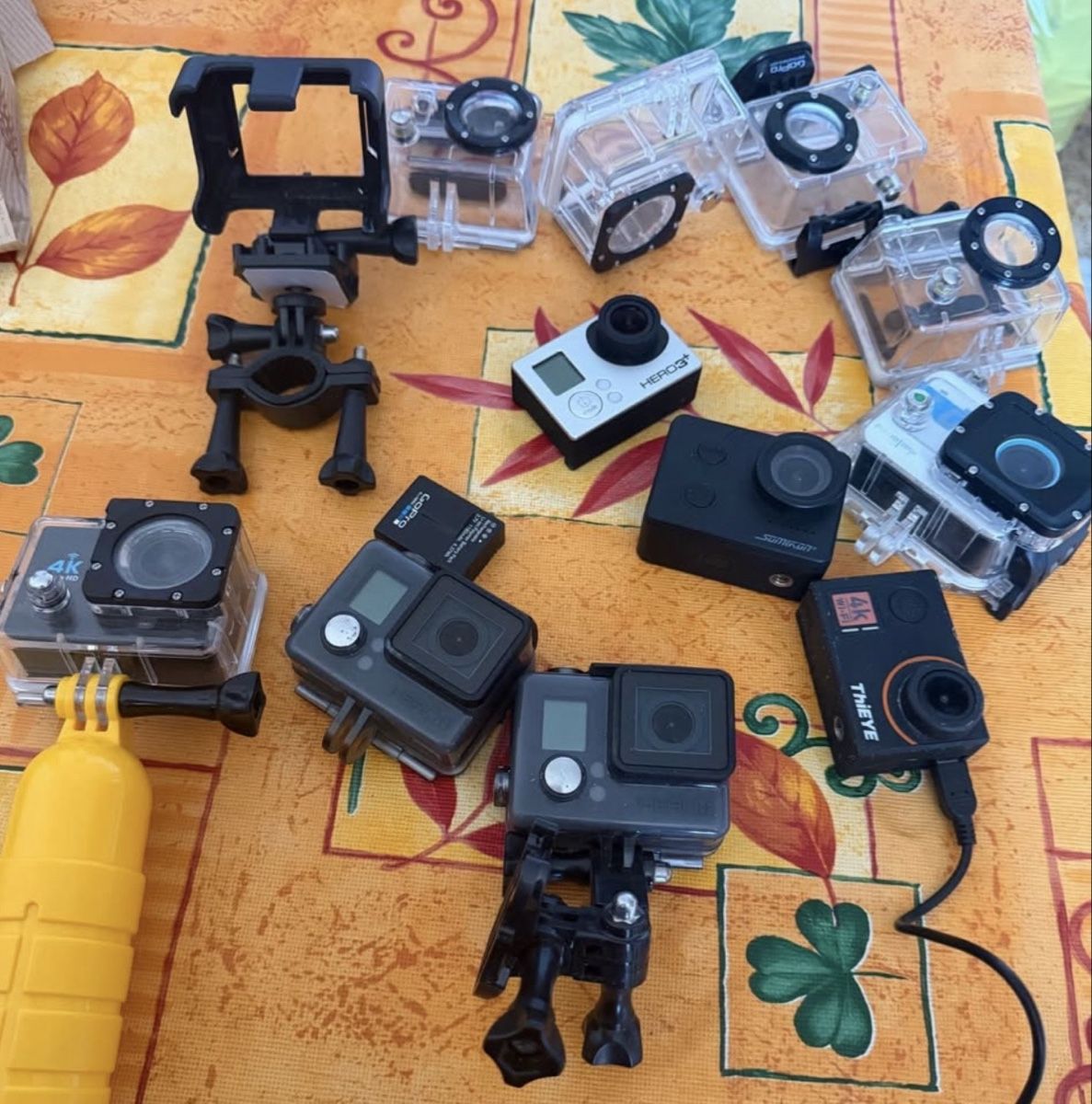 Camcorder: Lot camera GoPro / ThiEye /etc – Gebraucht aus Charmey (Gruyère) von raz_dv9r