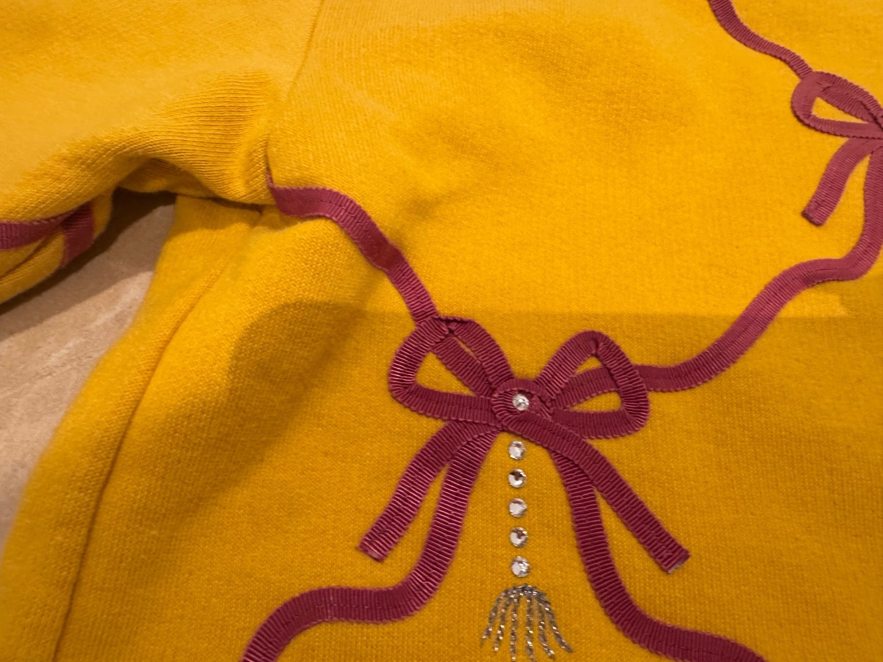 Gucci Maglioni & Felpe: Gucci wunderschöner Glitzerschleifen Pulli, 10-11J NP 320 Fr – Usato da Klingnau venduto da Markus14 2