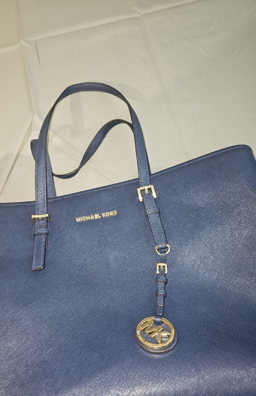 Michael Kors Borse da donna: sac Michael kors – Usato da Salavaux venduto da shop85