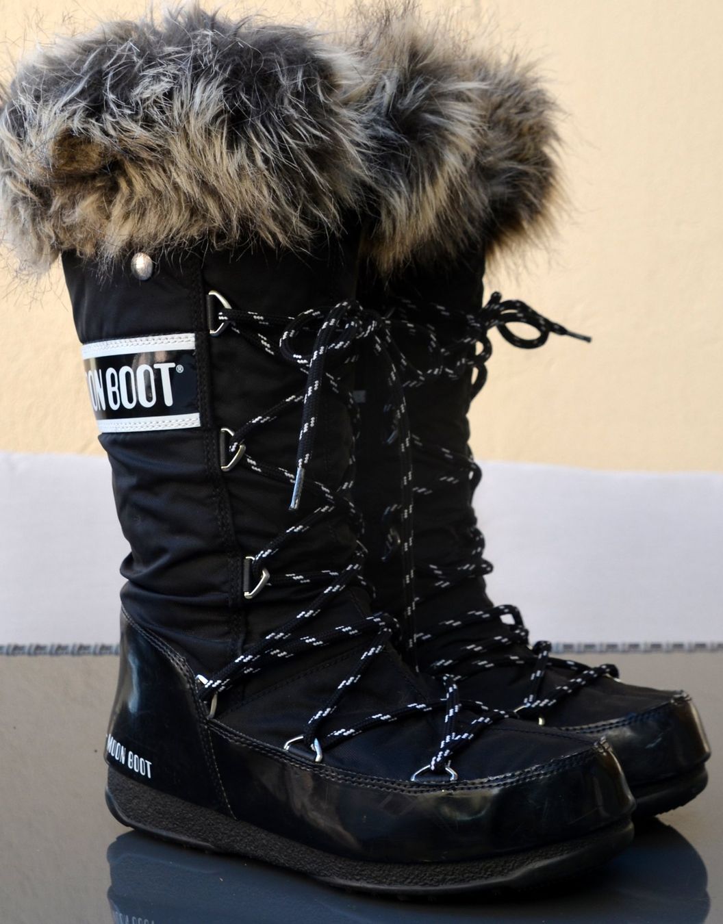 Moon Boot Scarpe da donna: Moon Boot The Original  Boots / bottes 38 – Usato da Collonges venduto da arashee