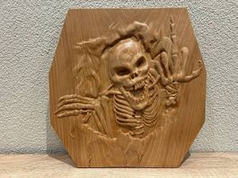 Holzbild Totenkopf / Skelett, CNC gefraest, 40 x 39 cm