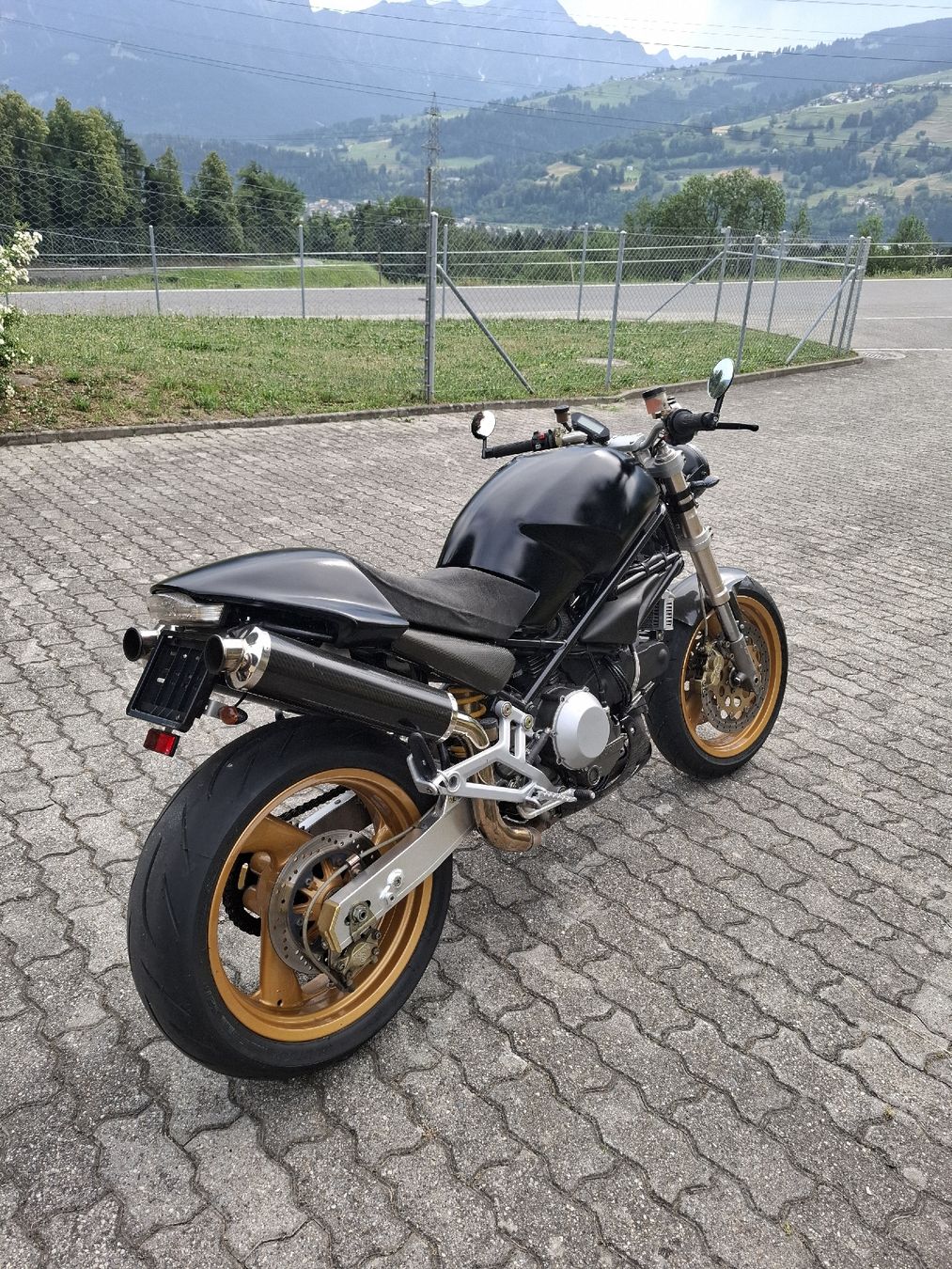 Ducati Strada: Ducati Monster 900i.e – Usato da Pratval venduto da bry_g866