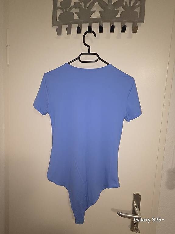 Tops: 3 Pull & Bear Bodys – Gebraucht aus St. Gallen von ruz_t5lk 4