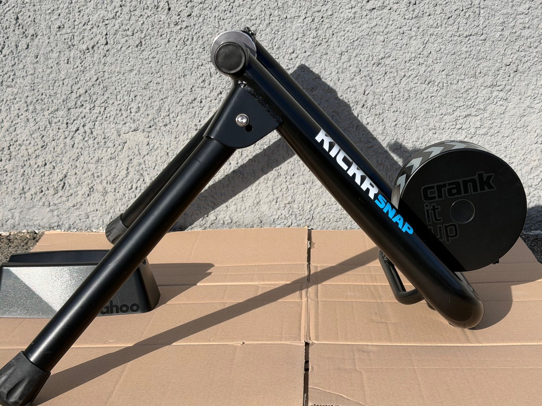Wahoo Hometrainer: Wahoo Kickr Snap Smart Home Trainer  + Thru Axle adaptater – Usato da Botyre (Ayent) venduto da dam_nlm2 1