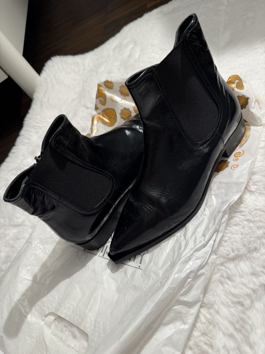 Scarpe da donna: Leather Black Ankle Boots – Nuovo (secondo la descrizione) da Meggen venduto da nik_5g2v 2