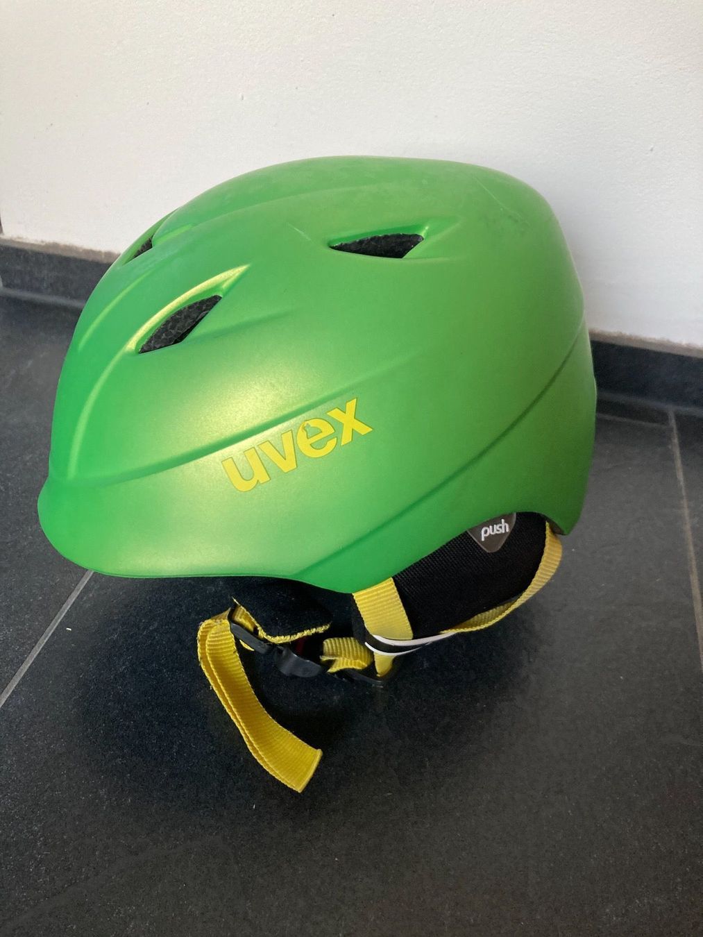 Uvex Caschi: Skihelm UVEX – Usato da Elsau venduto da Nikkis